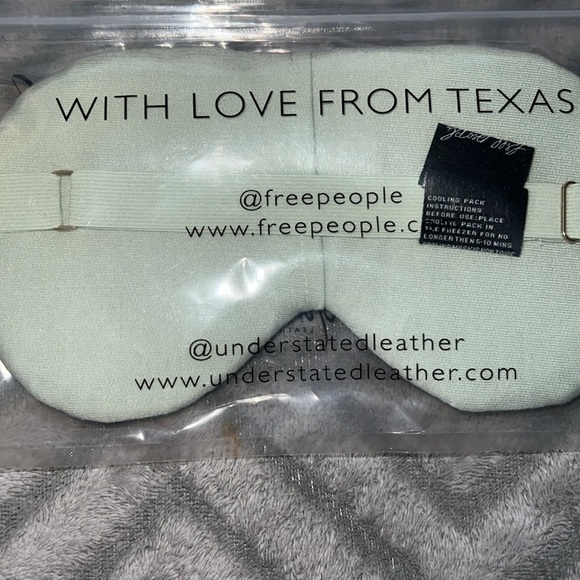 FREE PEOPLE X UNDERSTATED LEATHER
Starry Eyed Travel Eye Mask - Picture 3 of 3